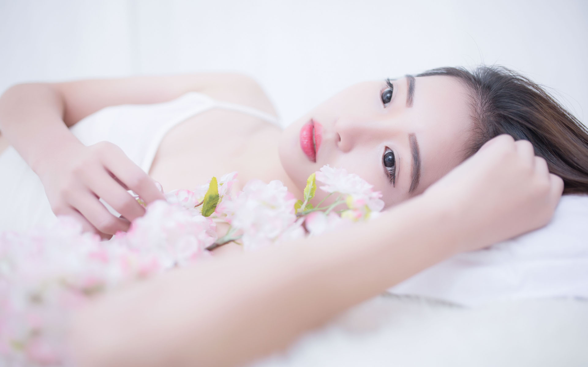 浙江渔船在国际海域救援台湾渔船 国台办：两岸同胞的亲情割不断、挡不住